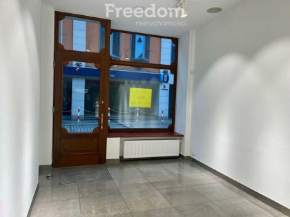Lokal usługowo-handlowy na parterze 69 m², Ozimska