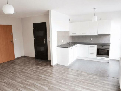 Duża kawalerka, 31 m2, balkon - Racławicka 97