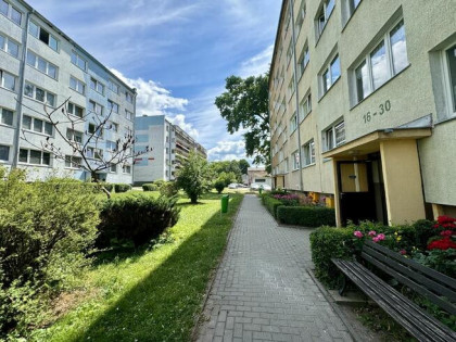 Sprzedam 2 pokojowe mieszkanie w bloku z balkonem