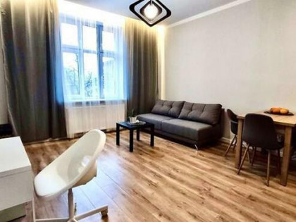 Nowoczesna kawalerka, 33 m2 - Nowogrodzka 4