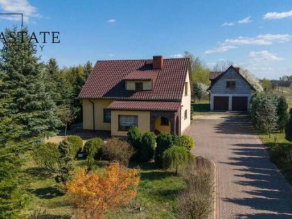 Wyjątkowa posiadłość z dwoma budynkami i własnym s