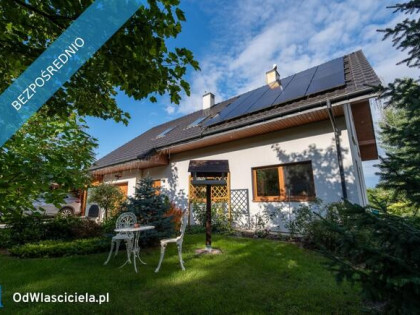 Dom, który pozwala zwolnić tempo – 2100 m² prywatności | Fotowoltaika | Sauna | Balia | 2 garaże