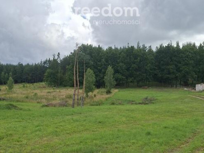 Działka blisko jeziora w miejscowości Lutek