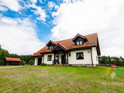 Dom na wzniesieniu z tarasem, działka 5882 m2