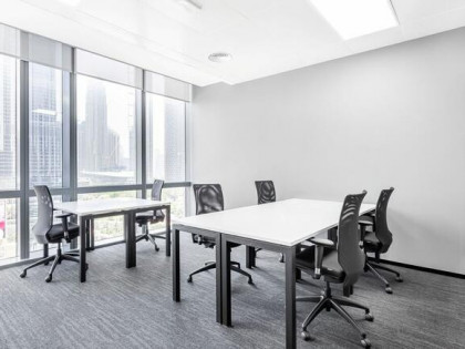 Przestrzeń do pracy dla 3-4 osób w Regus Skylight