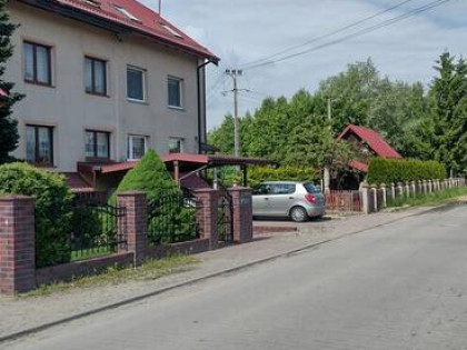 Dom wielolokalowy, wielofunkcyjny w zabudowie blizniaczej