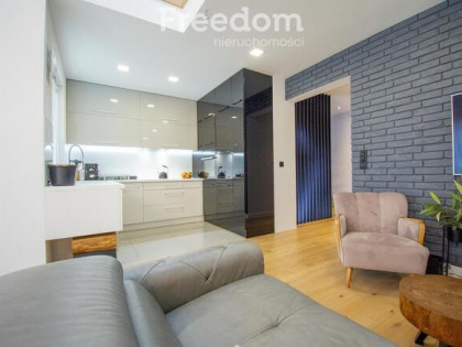 81,65 m²/ antresola, balkon/ ul. Posmykiewicza
