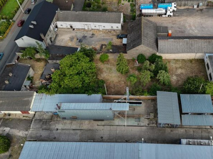 | Dom z dużą działką 1400 m² w centrum Kiszkowa |