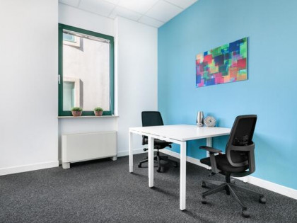 Profesjonalnego biura dla 1-2 osób w Regus Zana