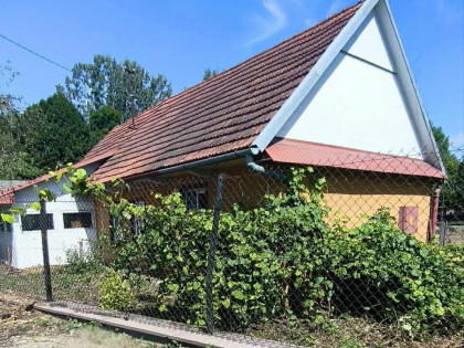 Dom w Samocicach z działką 18,49 ara