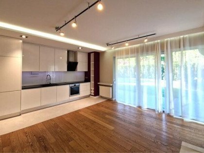 3 pokoje z ogródkiem i garażem,70m2,Liściasta 74F