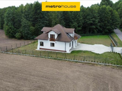 Sprzedam nowy klimatyczny dom pod lasem.