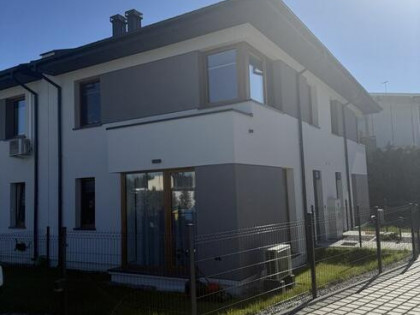 Nowoczesny bliźniak wykończony pod klucz w Łodzi