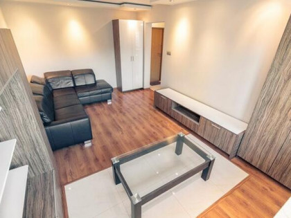 Beli Bartoka 35, Widzew, duża kawalerka z balkonem
