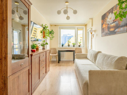 Nowe instalacje |  jasna osobna kuchnia | loggia