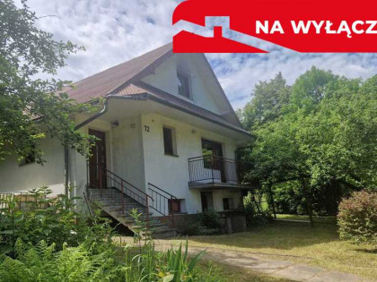 Dom w uroczym zakątku, pośród lasów i górek