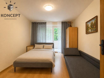 Ciche i rozkładowe 3-pokojowe mieszkanie z oddzielną kuchnią i balkonem | Biskup