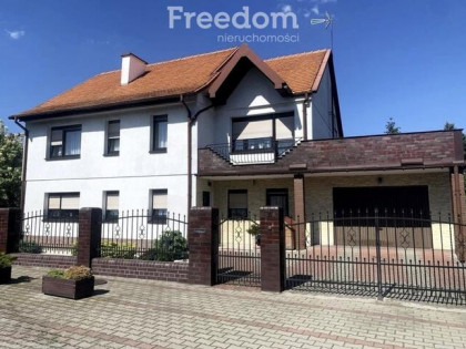 Dom wolnostojący z garażem w Kole – 5 pokoi