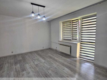 50 m² na parterze z dużym balkonem – Radomsko