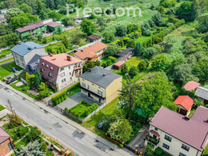 Dom, 800 m2 działki, nowe C.O, garaż.