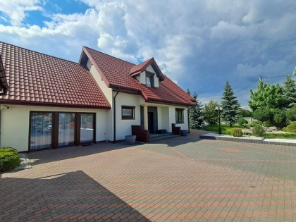 Dom jednorodzinny z ogrodem zimowym działką 3818m2 – Czartki