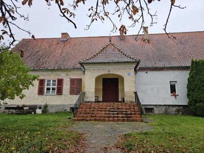 Sprzedaż z wolnej ręki - udział 1/2