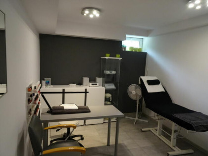 Wynajmę lokal w salonie fryzjersko-kosmetycznym