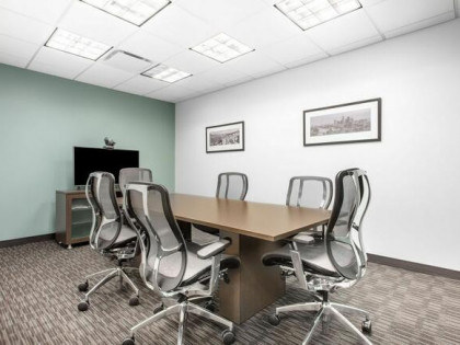 10-osobowe biuro open space w Regus Jaracza