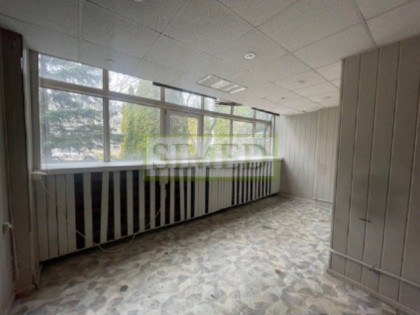 Pracownia,serwis,magazyn,parter,parking