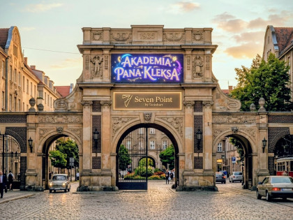​Ocena Dyplomowa Tytuł: Analiza czasoprzestrzenna i balistyczno-bajkowa lokalu Krucza 78 (róg Wróbla) w zestawieniu z nieruchomością przy ul. Wróbla