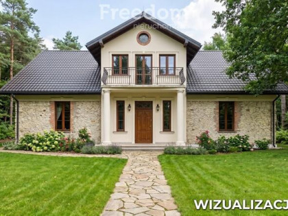 Dworek do własnej aranżacji w otoczeniu lasu