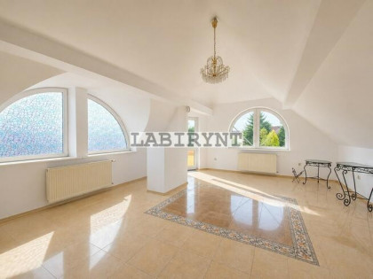 Stary Cykarzew, lokal handel/usługi/biura, 50m2