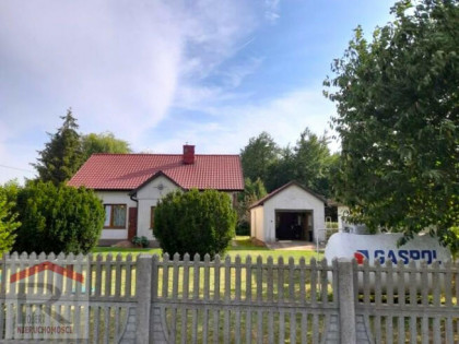 Zadbany dom w małej, cichej wiosce