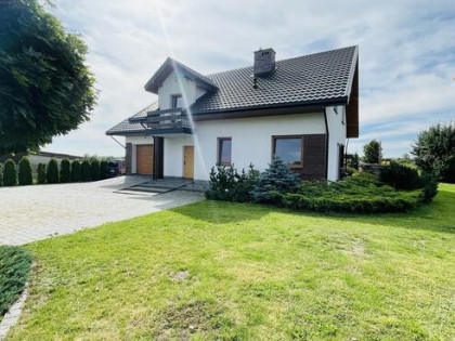 Dom wolnostojący 154 m², duża działka