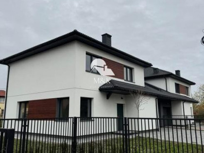 Dom Brwinów