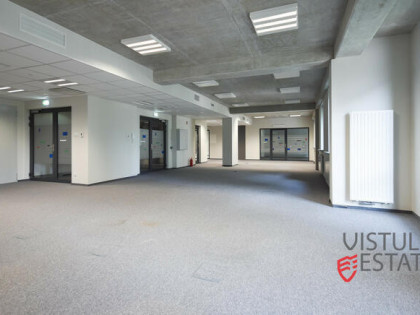 Lokal na pierwszym piętrze biurowca 310 m2