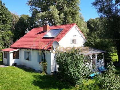 Urokliwy dom z widokiem na jezioro