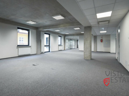 Lokal na pierwszym piętrze biurowca 310 m2