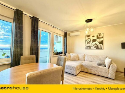 49 m²,  9. piętro  2 balkony