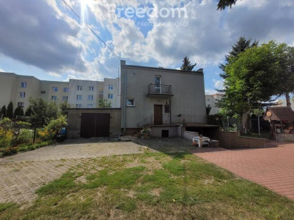 Dom wolnostojący 130 m², duża działka, garaż, do w