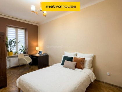 Waliców 17. Kamienica 61m², opcja na 3 pokoje!