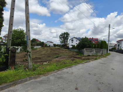 Działka budowlana 582 m2 z MPZP (inne w opisie)
