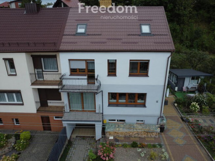 Solidny, zadbany bliźniak z działką 592 m²
