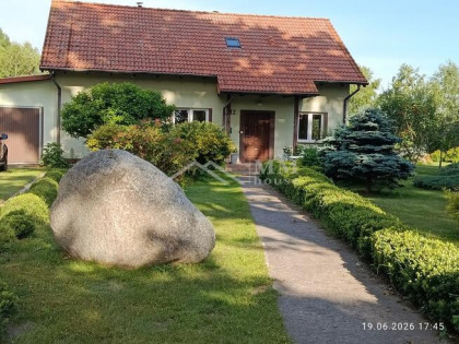 Nowoczesny dom wolnostojący z ogrodem w Rusach.