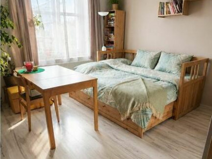 O kuchnia+piwnica 8m2+ogródek 70m2+miejsca parkingowe+strych