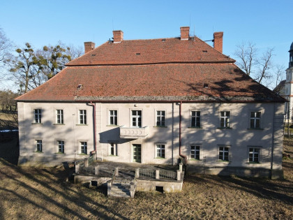 Na wynajem Barokowy Dwór Biskupice, Opolskie.
