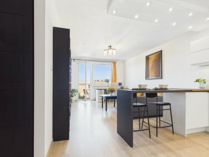 Jasne mieszkanie z widokiem na las /2 pokoje / 46 m²/ winda/ balkon