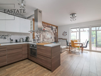 Przestronny dom 92 m² z ogródkiem i tarasem