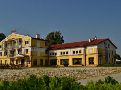Przetarg - hotel + wyposażenie