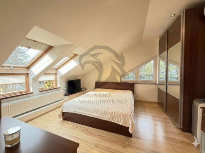 Architektoniczny kameleon 265m² przy granicy Łodzi